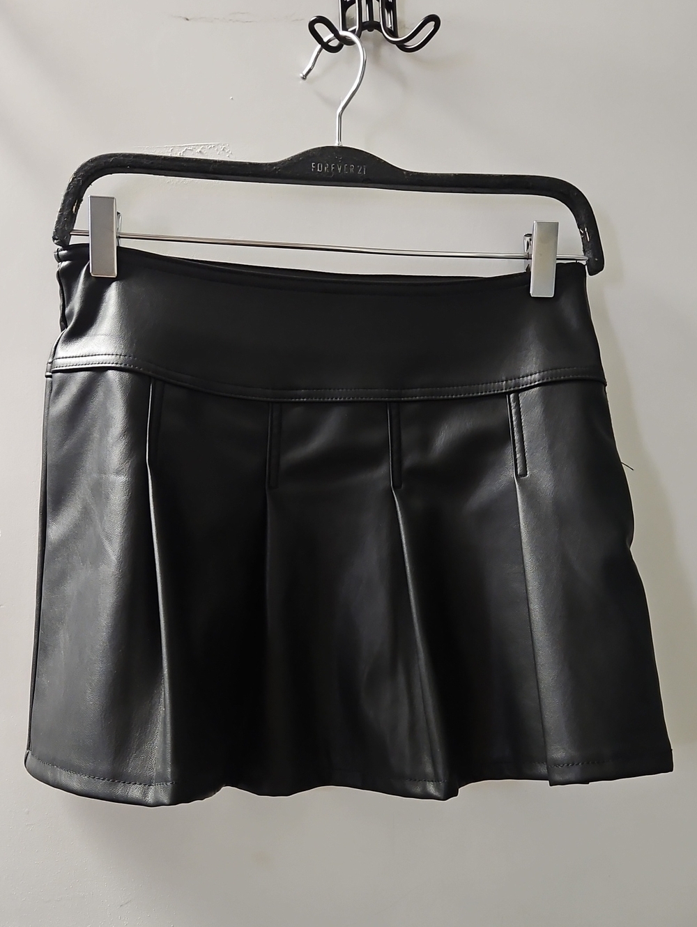 Celebrity Pink Black Faux Leather Pleated Mini Skirt